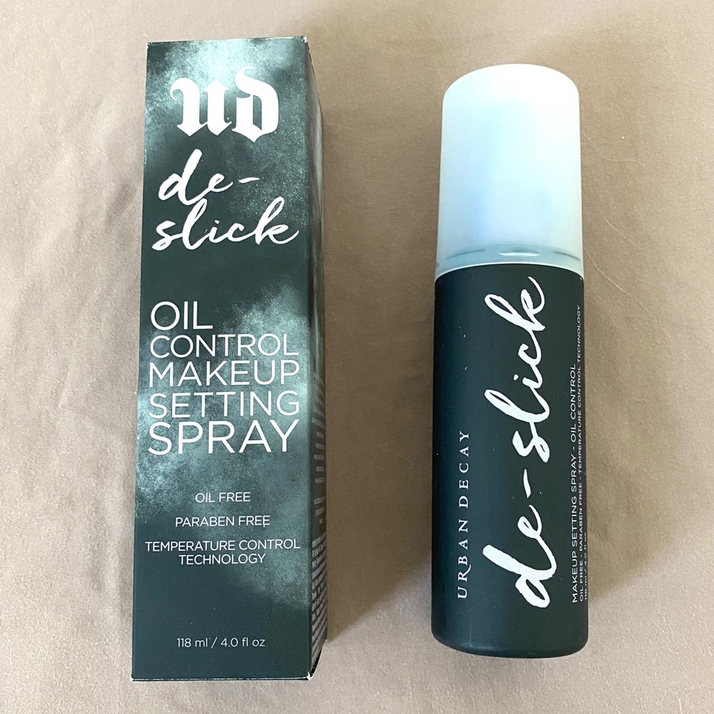 Urban Decay: De-Slick Oil Control Makeup Setting Spray | BRAND NEW, FULL SIZE